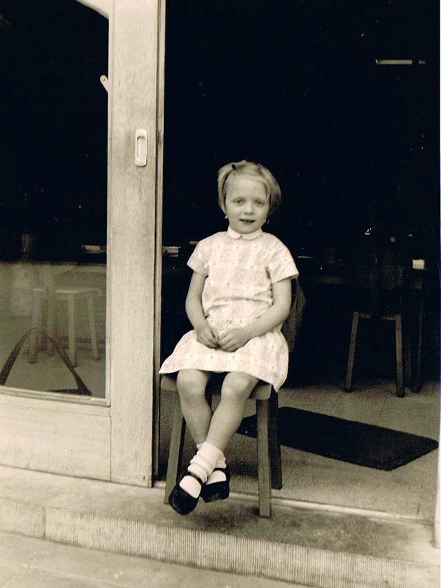 christelle debraeckelere.bmp